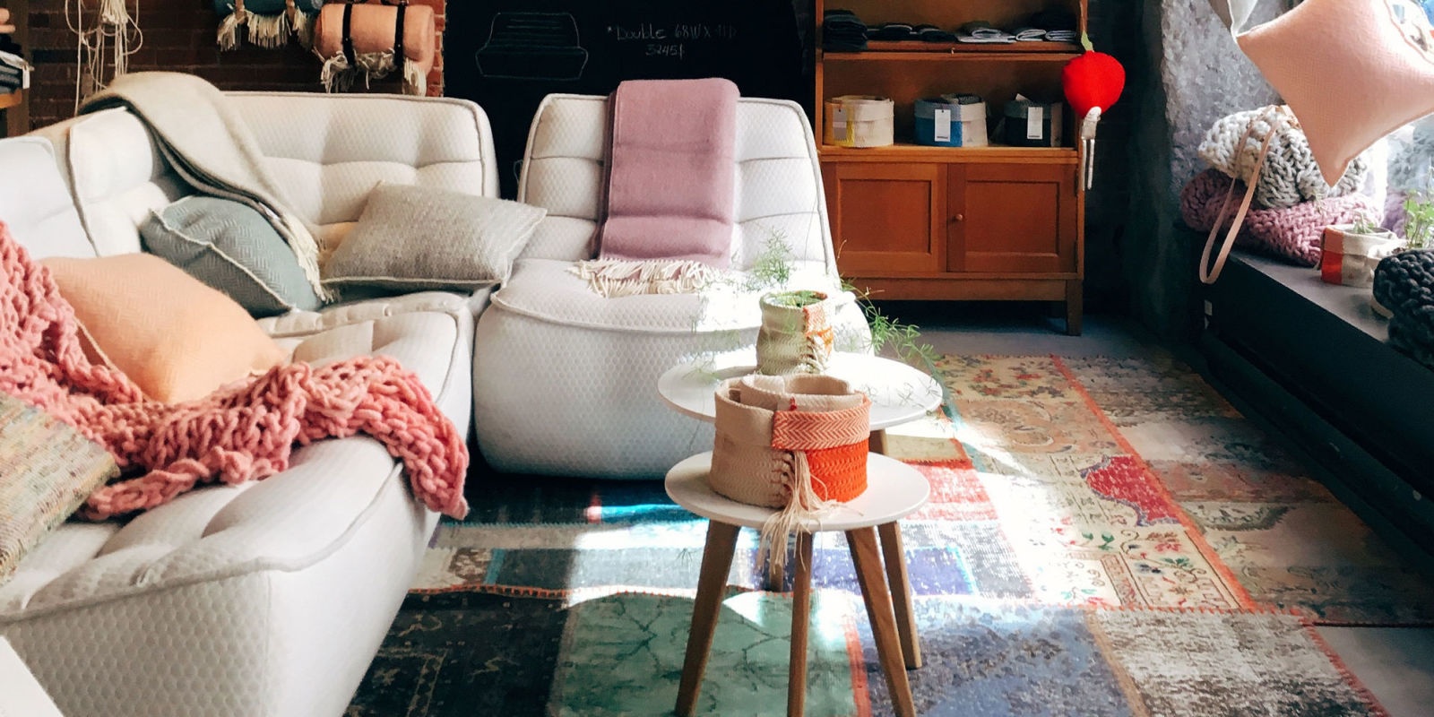 Met deze 7 tips haal je het meeste uit je kleine woonkamer