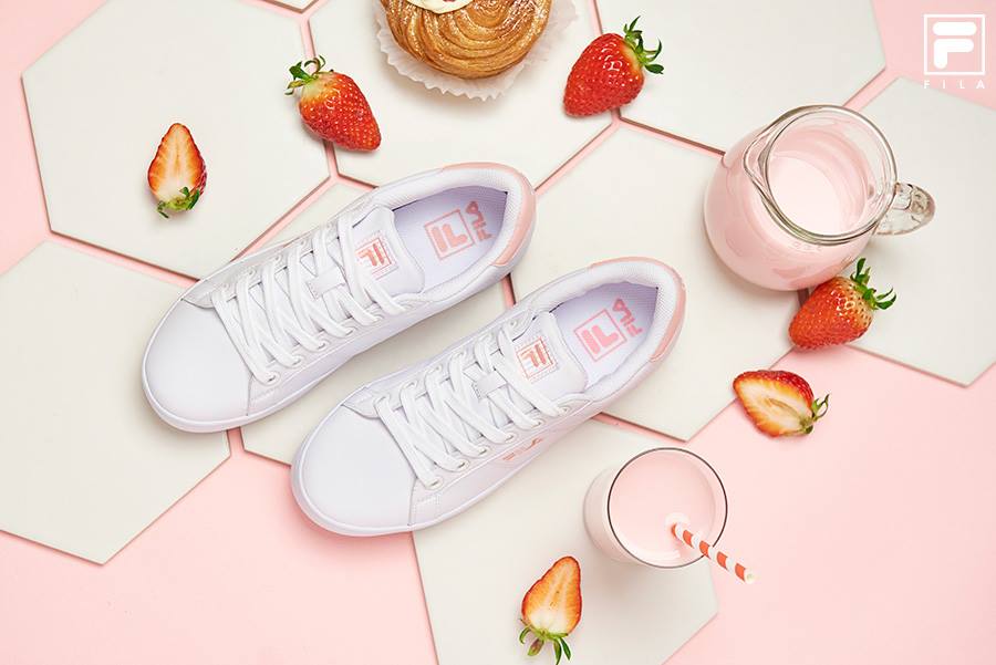 Deze Fila Strawberry Milk-sneakers gaan meteen op je verlanglijstje